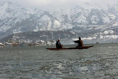 clouds in jammu  rain  snow likely in valley