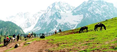  year ender   tourist boom  over 1 million tourists flock to sonamarg  manasbal this year