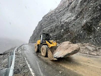 day 3  srinagar jammu national highway remains blocked