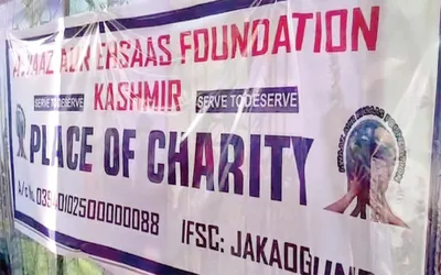 charity corner comes up in kangan to help out needy