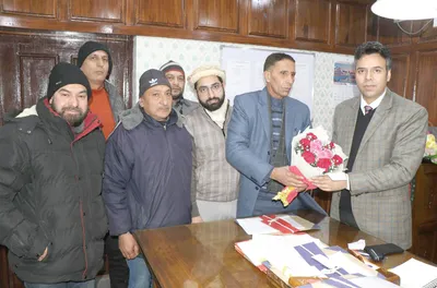 kta discusses business issues with dc srinagar