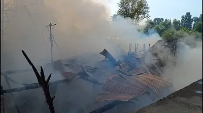 fire breaks out in saw mill in khanabal anantnag