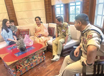 dgp visits late dsp humayun bhat’s home