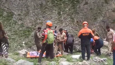 three tourists killed in road accident in j k’s ganderbal