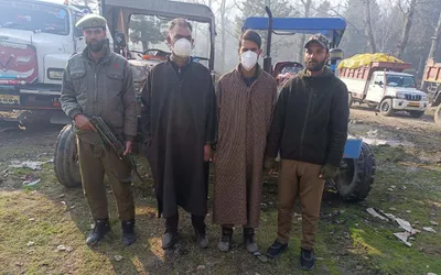illegal transportation of minerals   3 vehicles seized  1 person arrested in kulgam
