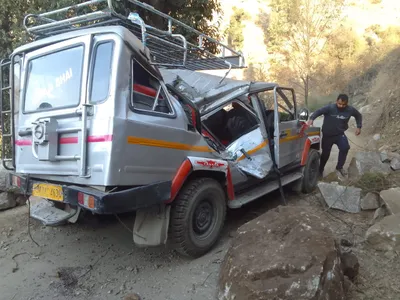 three injured after vehicle hit by boulder in ramban