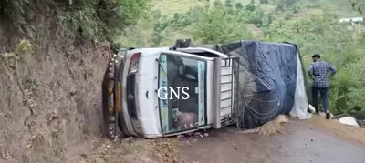 woman killed  two others injured in accident in mendhar poonch