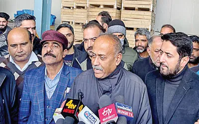 chairman wdra visits ca stores in lassipora