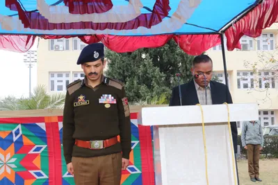 police observes two minute silence to respect martyrs