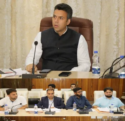 deo srinagar holds meeting with political parties’ representatives