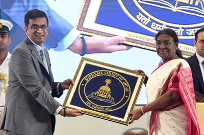 president murmu unveils new flag  insignia of supreme court to mark its 75th year