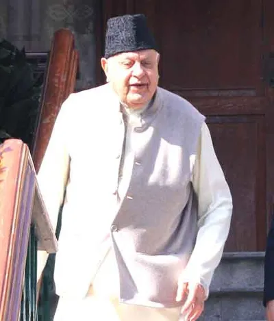 dr farooq  omar abdullah greet people on urs