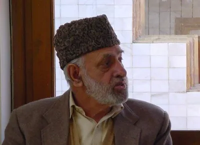 mirwaiz bereaved as family patriarch passes away in pakistan