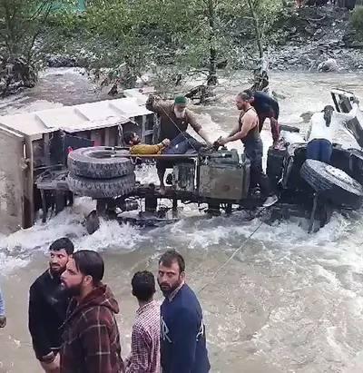 man from kulgam dies  two injured after dumper rolls down into gorge along srinagar jammu national highway
