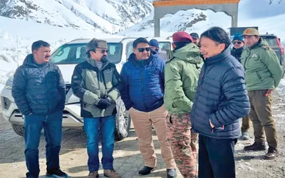 srinagar leh nh to be connected within 2 days  to reopen in a week