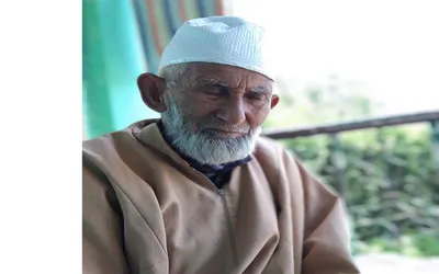 renowned kashmiri artist passes away