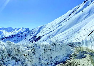 srinagar leh nh closed for 3rd day