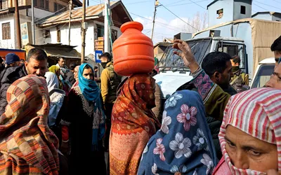 gazeryal residents stage protest against water scarcity