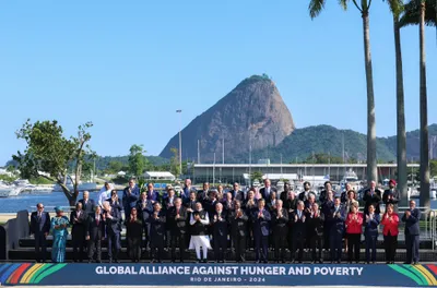 pm modi and other world leaders pose for a family photo at g20 summit