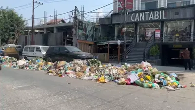 open dumping of solid waste in srinagar s munawarabad affecting health of locals