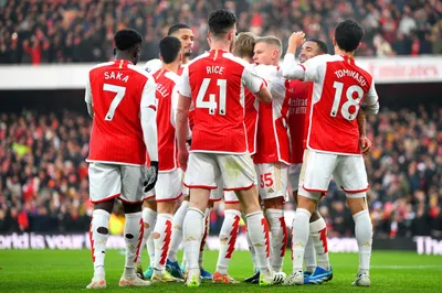 arsenal stay top  newcastle stun manchester united in premier league