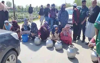 water shortage evokes protest in handwara area