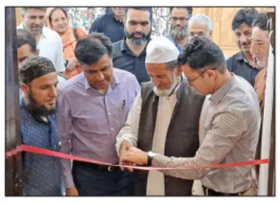 master artisan ghulam nabi zargar s wood carving exhibition inaugurated in srinagar